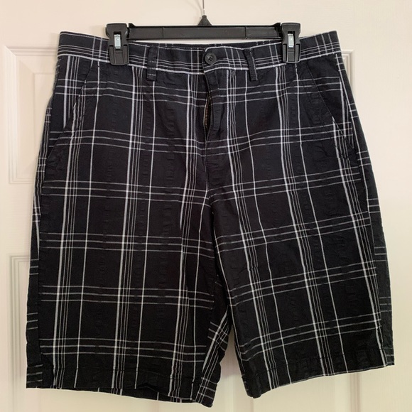 Men’s shorts hardly worn - Picture 1 of 2